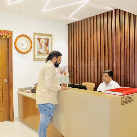Hotel Magic Tree Karol Bagh Metro Station New Delhi エクステリア 写真