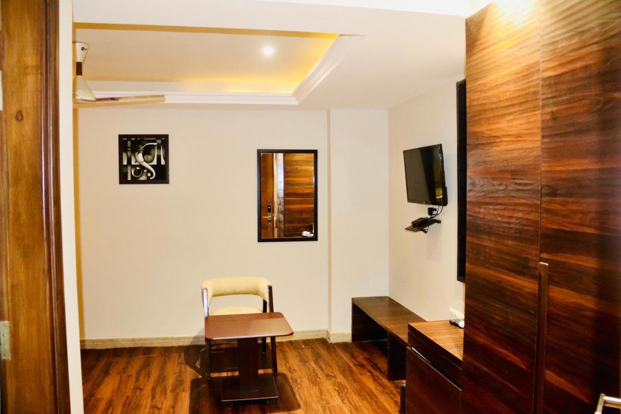 Hotel Magic Tree Karol Bagh Metro Station New Delhi エクステリア 写真