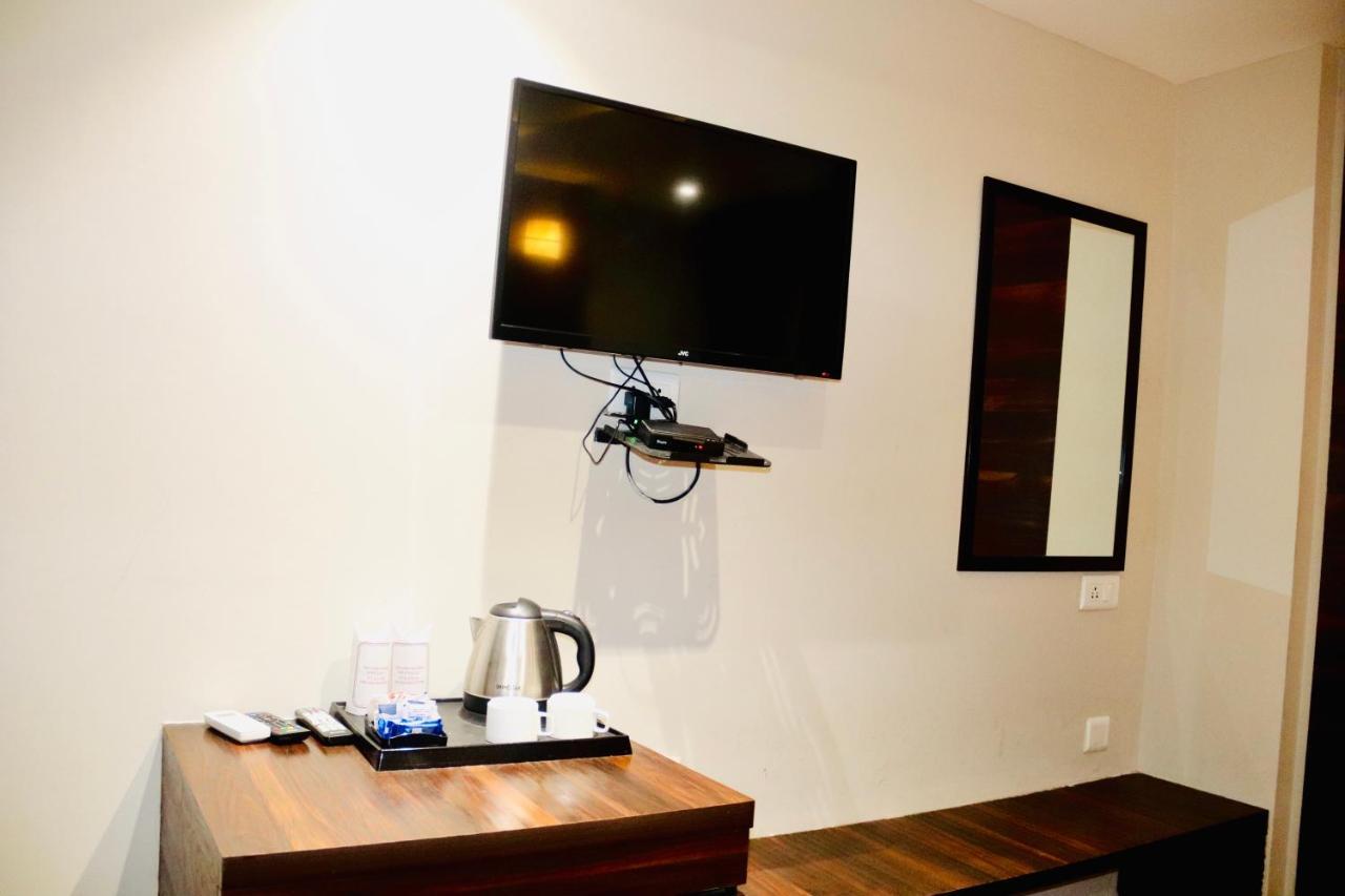 Hotel Magic Tree Karol Bagh Metro Station New Delhi エクステリア 写真