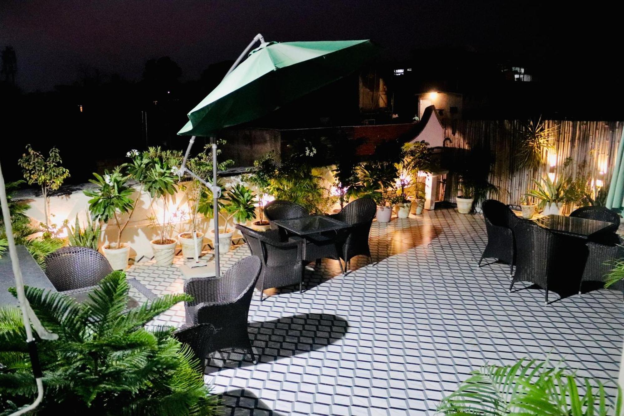Hotel Magic Tree Karol Bagh Metro Station New Delhi エクステリア 写真